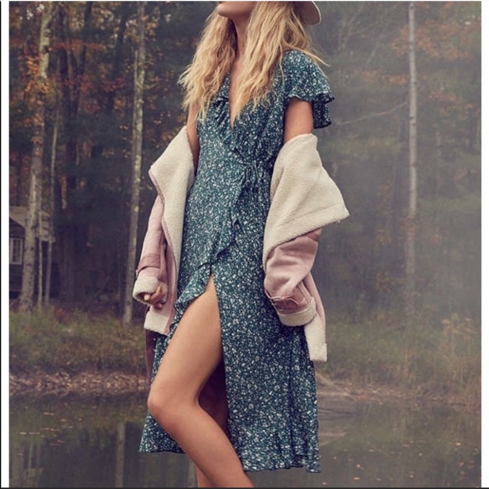 Urban Outfitters Kimchi Green Ruffle Wrap Dress xs